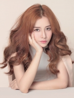 Top 10 Sao nu showbiz Viet noi tieng nhat tren mang xa hoi