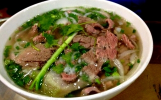 Top 7 Quan pho nhat dinh phai thu khi den Ha Noi