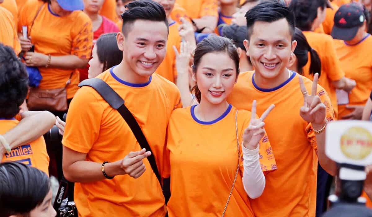 Áo thun kiểu cổ áo sơ mi