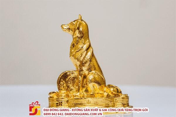 Hình ảnh con chó - Quà tặng phong thủy 12 con giáp để bàn làm việc