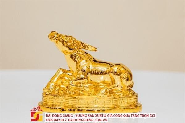 Hình ảnh con trâu - Quà tặng phong thủy 12 con giáp để bàn