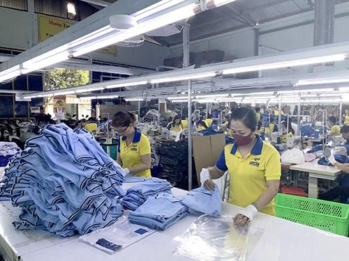 Nên may đồng phục công ty vào lúc nào