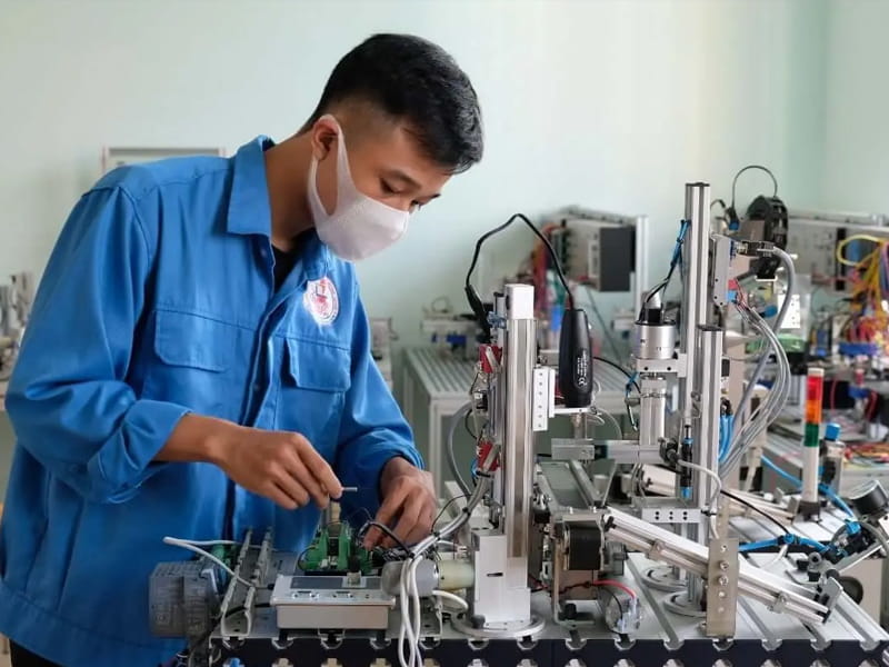 truong ky thuat cong nghiep viet nam han quoc